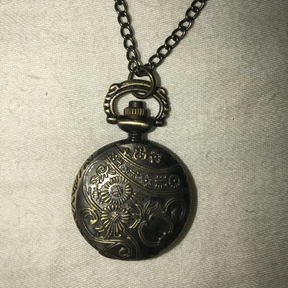 Clock locket - Picture 4 of 5